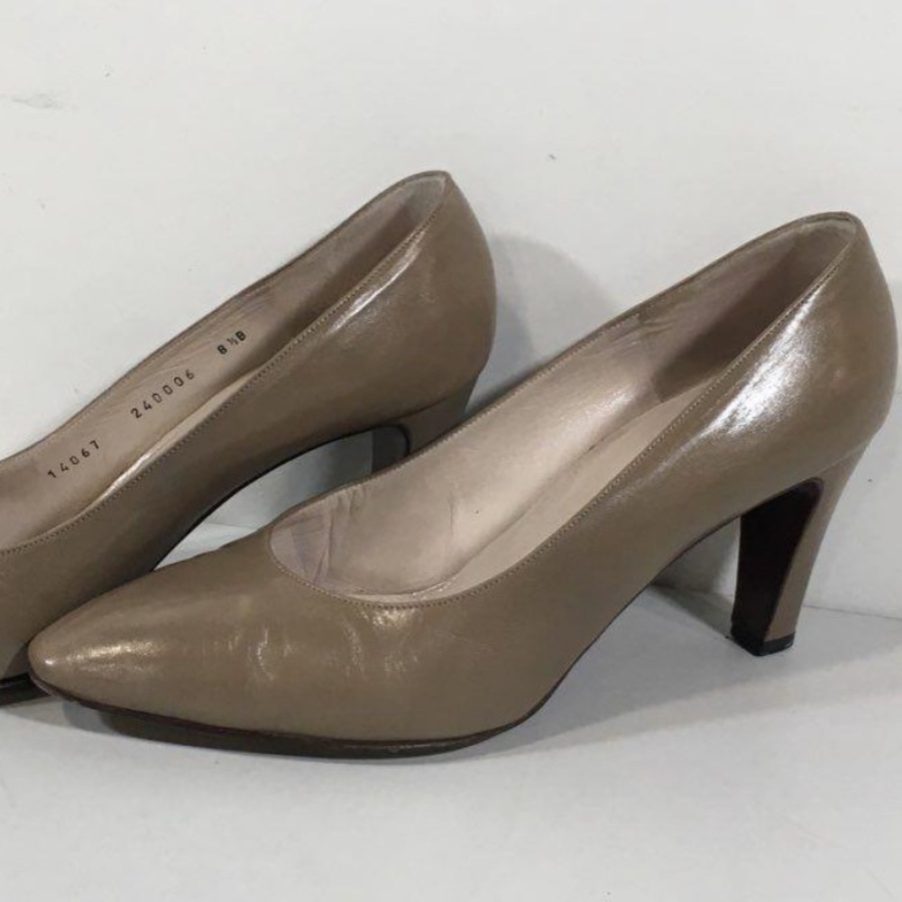 Women’s Vintage Bruno Magli Taupe Leather Heel Pump Size 8.5B